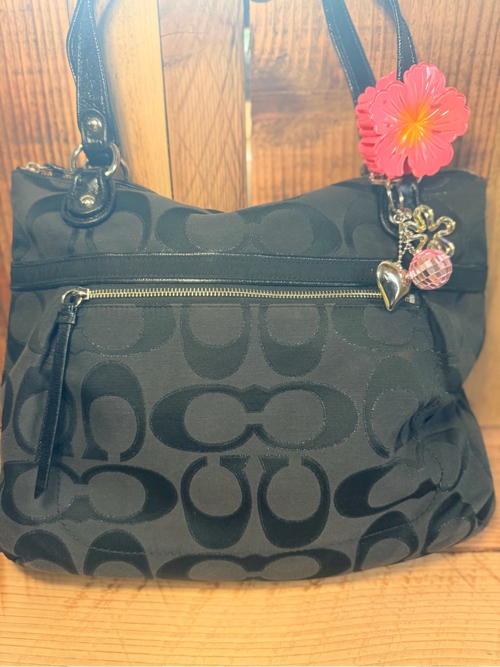 Coach Poppy Signature Sateen Glam Tote 🖤🪩💄